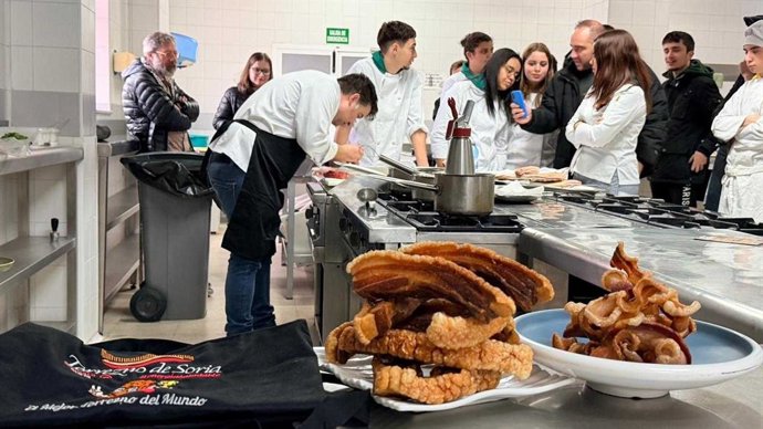 Masterclass de Torrezno de Soria en la Escuela de Hostelería de Zamora.