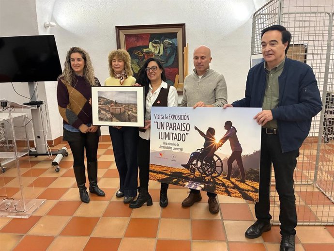 Entrega de premios del concurso 'Paraíso ilimitado' convocado por la Diputación de Cáceres y Apamex