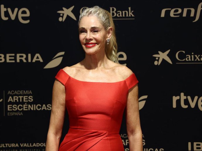 La actriz Belén Rueda posa durante el photocall previo a la Gala de la Academia de las Artes Escénicas de España