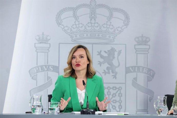 La ministra de Educación, Formación Profesional y Deportes y portavoz del Gobierno, Pilar Alegría, interviene durante una rueda de prensa posterior  a la reunión del Consejo de Ministros.