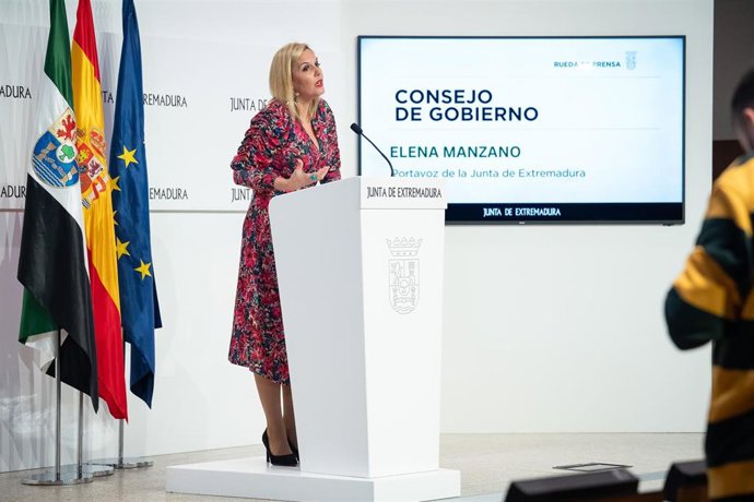 La portavoz de la Junta, Elena Manzano, ofrece una rueda de prensa tras la reunión del Consejo de Gobierno