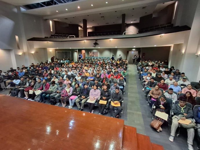 Selección en Guatemala de trabajadores para la próxima campaña agrícola de Huelva.