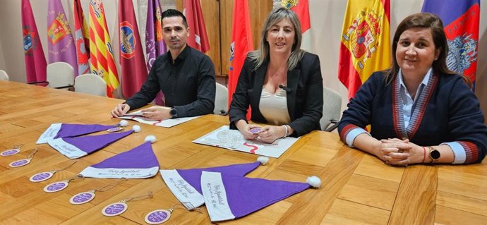 La teniente de alcalde de Servicios Sociales del Consistorio abulense, Paloma del Nogal, junto a los técnicos del Área de Igualdad, Daniel García y Lorena España.