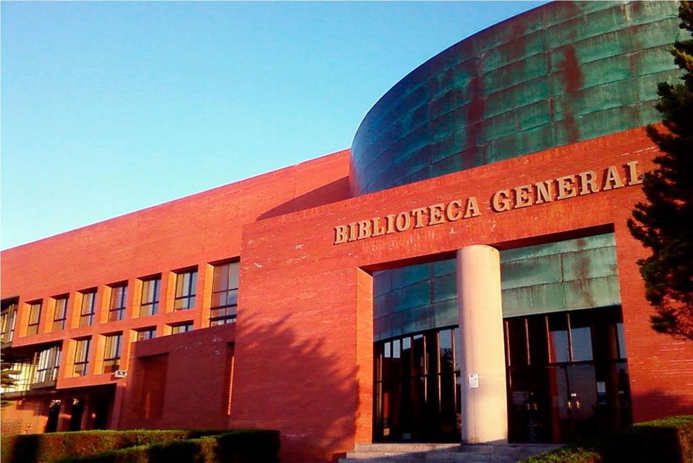 Archivo - La Biblioteca General de la Universidad de Málaga (UMA)