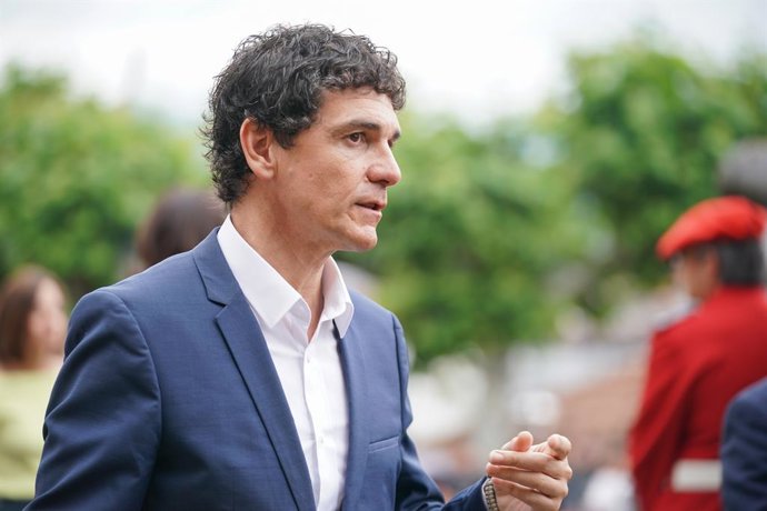 Archivo - El exdiputado Unai Rementeria a su llegada a la toma de posesión de Imanol Pradales de su nuevo cargo como lehendakari, en la Casa de Juntas de Gernika, a 22 de junio de 2024, en Gernika-Lumo, Vizcaya, País Vasco (España).