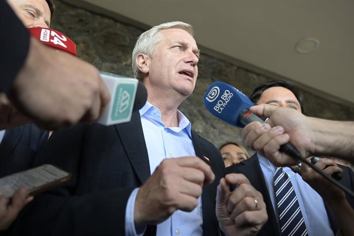 El presidente electo, Jose Antonio Kast, durante unas declaraciones a la prensa durante la campaña electoral.