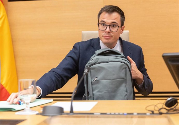 El ex secretario autonómico de Presidencia de la Generalitat Valenciana, Cayetano García Ramírez, comparece ante la Comisión de Investigación de la dana, en el Congreso de los Diputados, a 15 de diciembre de 2025, en Madrid (España). 