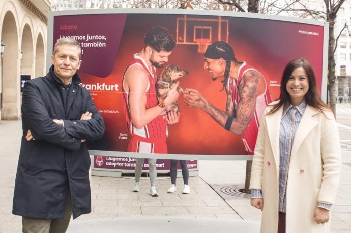 La consejera municipal de Medio Ambiente y Movilidad, Tatiana Gaudes, en la presentación de la campaña "¡Jugamos juntos! ¡Adoptar también es ganar!"