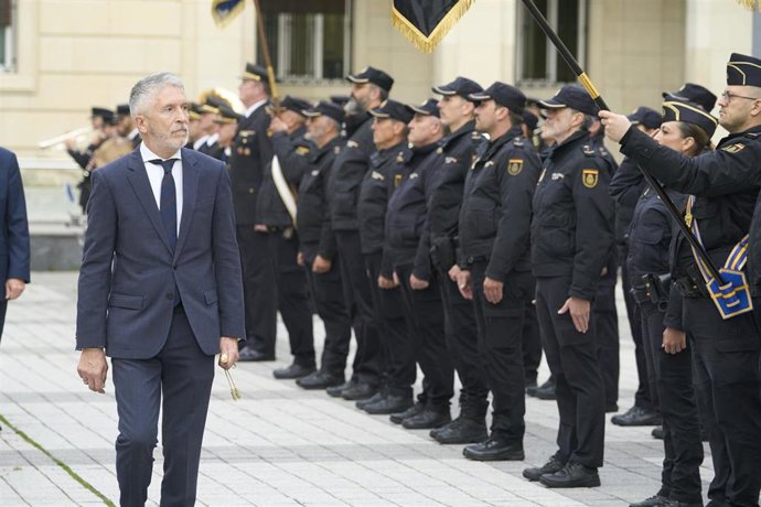 Archivo - El ministro del Interior, Fernando Grande-Marlaska, inaugura las nuevas instalaciones de la Comisaría Provincial de Policía Nacional en Vitoria