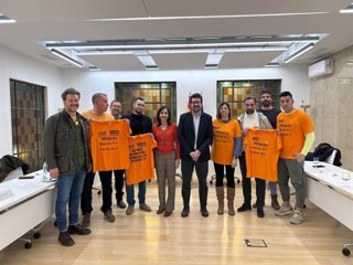 Representantes del comité de empresa de Hitachi Energy en su encuentro con el secretario de Estado de Trabajo, Joaquín Pérez Rey.