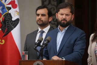 Santiago 1 de diciembre 2025. El Presidente de la Republica, Gabriel Boric, realiza un punto de prensa en el Palacio de La Moneda. Dragomir Yankovic/Aton Chile
