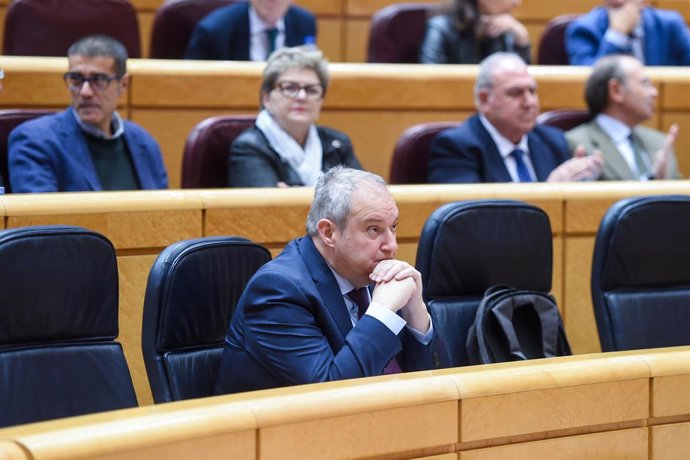 El ministro de Industria y Turismo, Jordi Hereu, durante una sesión de control al Gobierno, en el Senado, a 16 de diciembre de 2025, en Madrid (España).