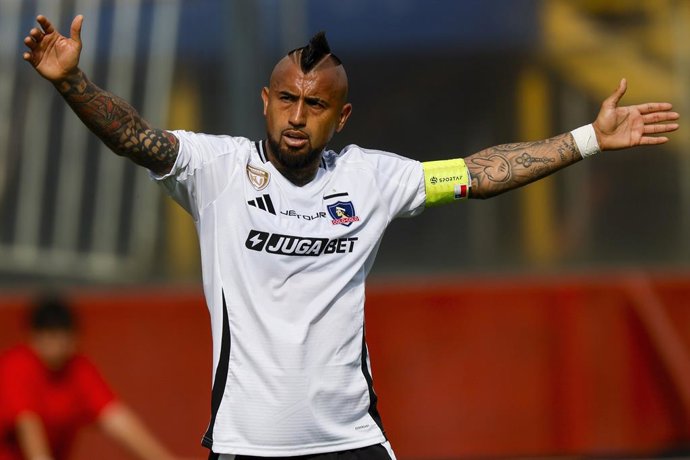 Futbol, Colo Colo vs Universidad de Chile. Supercopa 2025 El jugador de Colo Colo Arturo Vidal es fotografiado durante el partido por la Supercopa 2025 contra Universidad de Chile disputado en el estadio Santa Laura de Santiago, Chile. 14/09/2025 Andres