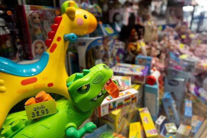 Archivo - Juguetes en el escaparate de una tienda