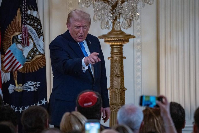 16 December 2025, US, Washington: US President Donald Trump speaks during a Hanukkah reception in the East Room of the White House in Washington. Photo: Andrew Leyden/ZUMA Press Wire/dpa