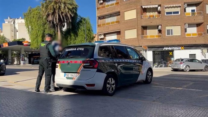 La Guardia Civil desarticula un grupo criminal por estafar a 85 ancianos en varias CCAA haciéndose pasar por revisores de la luz