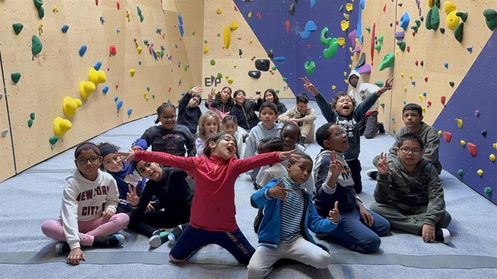 Arkose ha acercado la escalada a jóvenes y niños de Cooperación Internacional en su centro de Carabanchel (Madrid).
