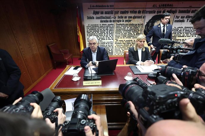 El ex secretario de Organización del PSOE Santos Cerdán comparece ante la Comisión de Investigación del ‘caso Koldo’, en el Senado, a 17 de diciembre de 2025, en Madrid (España). Cerdán comparece ante la comisión casi un mes después de salir de prisión, d