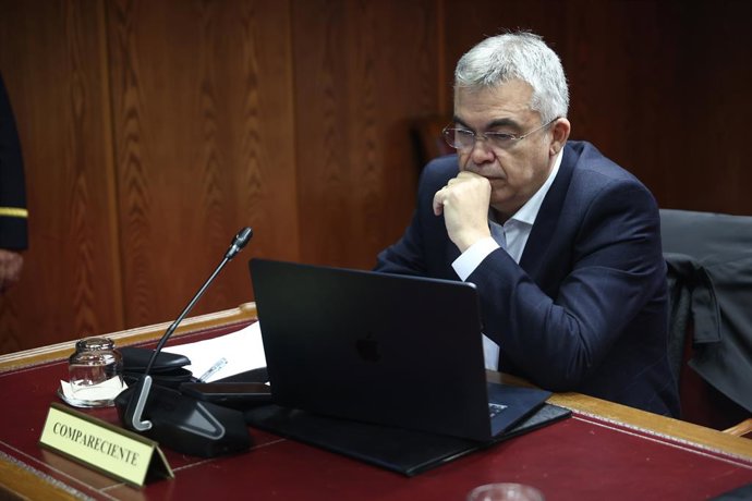 El ex secretario de Organización del PSOE Santos Cerdán comparece ante la Comisión de Investigación del ‘caso Koldo’, en el Senado, a 17 de diciembre de 2025, en Madrid (España). Cerdán comparece ante la comisión casi un mes después de salir de prisión, d