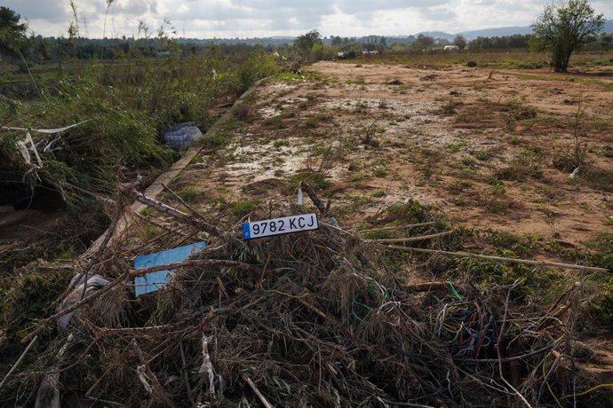 Archivo - Arxiu- Una matrícula en una zona afectada per la DANA a Xest.  
