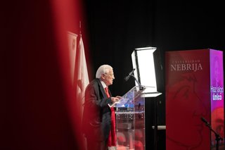 El padre Ángel en el acto 'Por un día contra la Soledad No Deseada', un encuentro organizado por la Fundación Social Padre Ángel con la colaboración de la Fundación Nebrija y la Universidad Nebrija.