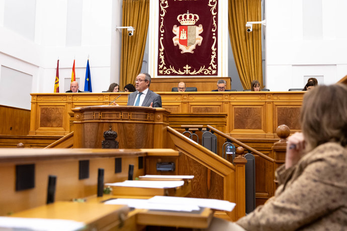 El consejero de Hacienda, Administraciones Públicas y Transformación Digital, Juan Alfonso Ruiz Molina, interviene en el debate y votación del Dictamen emitido por la Comisión de Economía y Presupuestos sobre el Proyecto de Ley de Presupuestos.