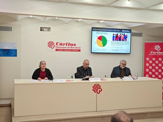 De Juan, Omella y Sala en la rueda de prensa de este miércoles.