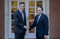 Sánchez se compromete con Pérez Llorca a constituir una Comisión Mixta de reconstrucción tras la dana