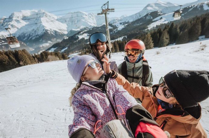 El deporte y tecnología lideran las peticiones en las cartas de Navidad este año, según un estudio de Decathlon.
