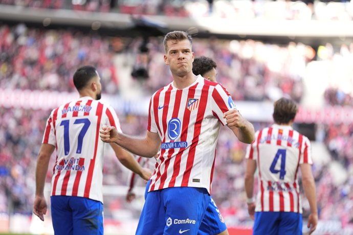 Alexander Sorloth durante un partido con el Atlético de Madrid