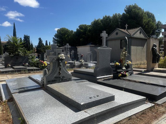Archivo - Imagen de un cementerio.