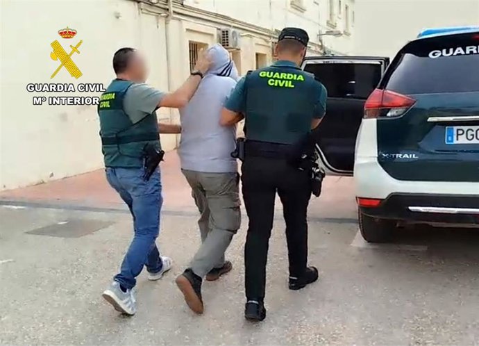 Uno de los detenidos en el marco de la operación