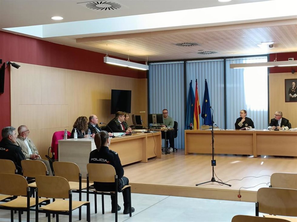 Archivo - Juicio contra el acusado del asesinato del gerente de una inmobiliaria de Gijón en septiembre de 2023,  celebrado en la Sección Octava de la Audiencia Provincial de Asturias con sede en Gijón (Archivo)