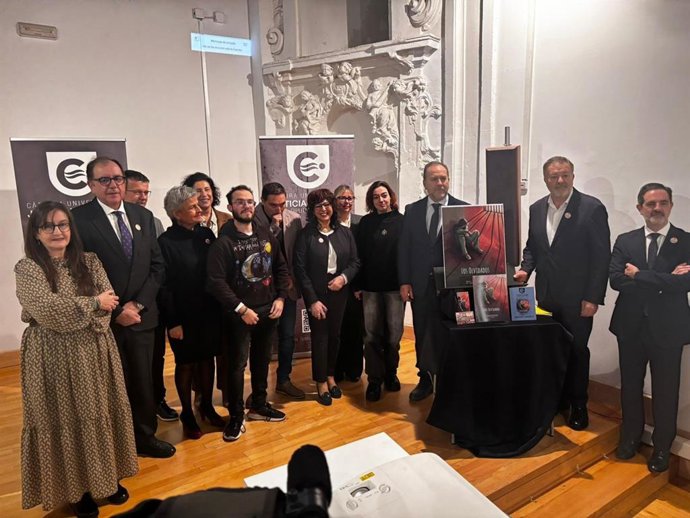 Alumnos de la Escuela Cruz Novillo de Cuenca retratan la realidad de las prisiones en el cómic 'Los Olvidados'.
