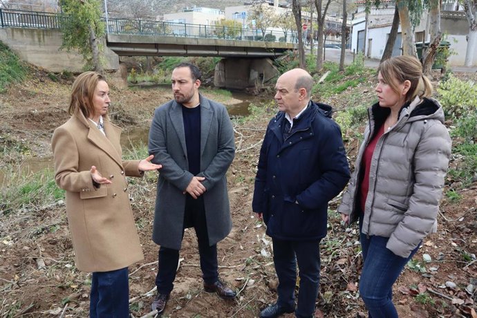 La diputada autonómica de Vox Carmen Rouco; el concejal Jesús García; el portavoz adjunto en las Cortes de Aragón, Santiago Morón; y la concejala Elisabet Carballo.
