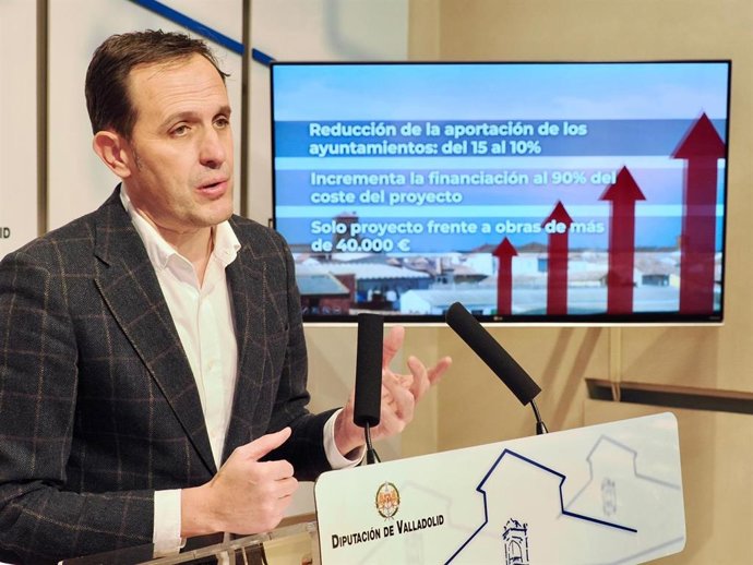 El presidente de la institución provincial, Conrado Íscar, presenta la convocatoria del Plan Bienal de Cooperación 2026-2027.