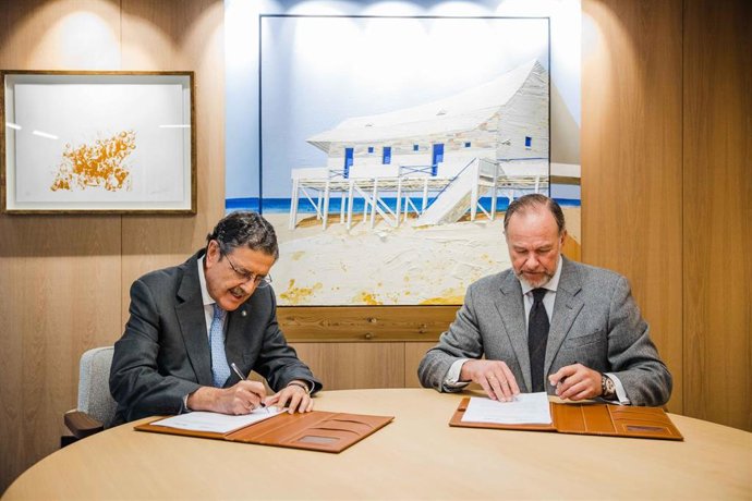 La Universidad CEU Fernando III y la Fundación Caja Rural del Sur firman un convenio para la creación de la Cátedra de Emprendimiento y Empleabilidad José Luis García Palacios.