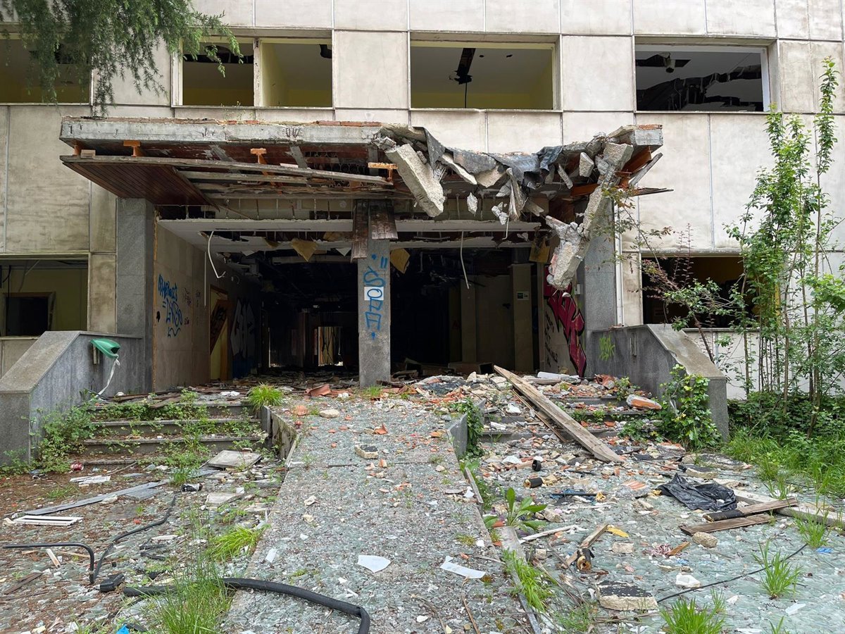 Los derribos del antiguo HUCA de Oviedo comenzarán en julio si el Centro de Tejidos se traslada en octubre