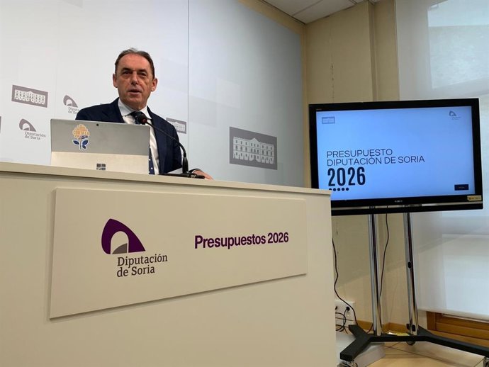 Benito Serrano presenta los presupuestos de la Diputación para 2026.
