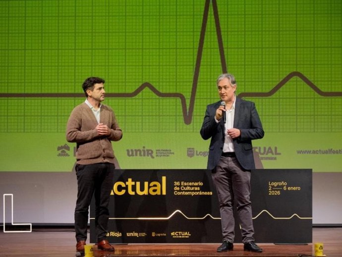 El consejero de Cultura, Jose Luis Pérez Pastor, y el director general, Roberto Iturriaga