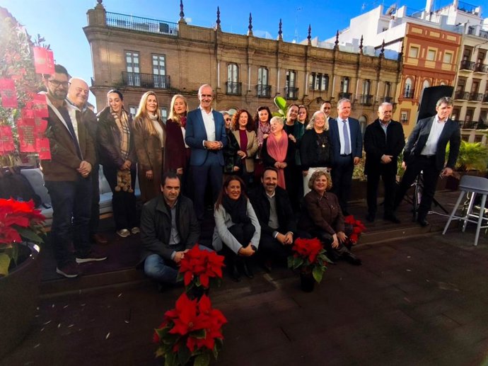 Balance del PSOE municipal de los dos años y medio de gestión de Sanz al frente de la Alcaldía, en un acto público con vecinos y entidades sociales de distintos barrios de la ciudad.