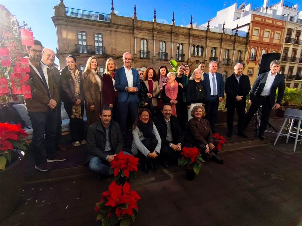 Balance del PSOE municipal de los dos años y medio de gestión de Sanz al frente de la Alcaldía, en un acto público con vecinos y entidades sociales de distintos barrios de la ciudad.