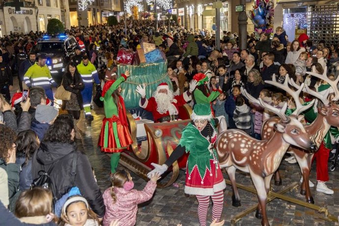 Archivo - El desfile de Papá Noel en Cartagena