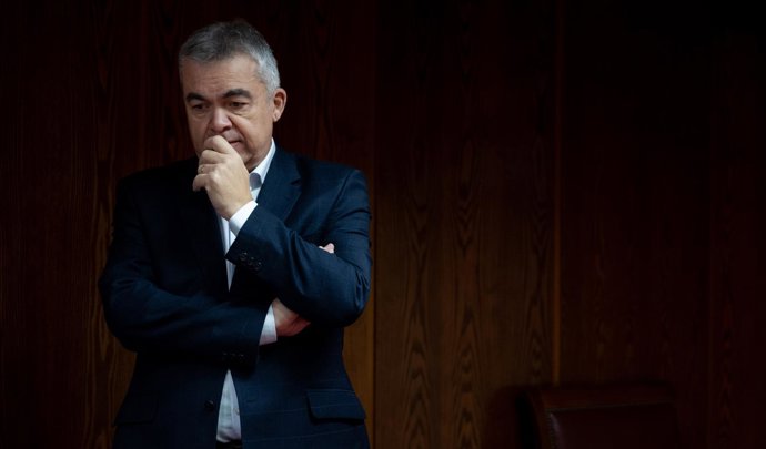 El ex secretario de Organización del PSOE Santos Cerdán a su llegada a la Comisión de Investigación del ‘caso Koldo’, en el Senado, a 17 de diciembre de 2025, en Madrid (España). Cerdán comparece ante la comisión casi un mes después de salir de prisión, d