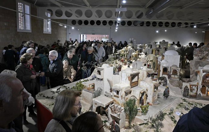 El belén móvil de la pedanía de murciana de Casillas, uno de los más emblemáticos del municipio, vuelve a abrir tras más de una década cerrado