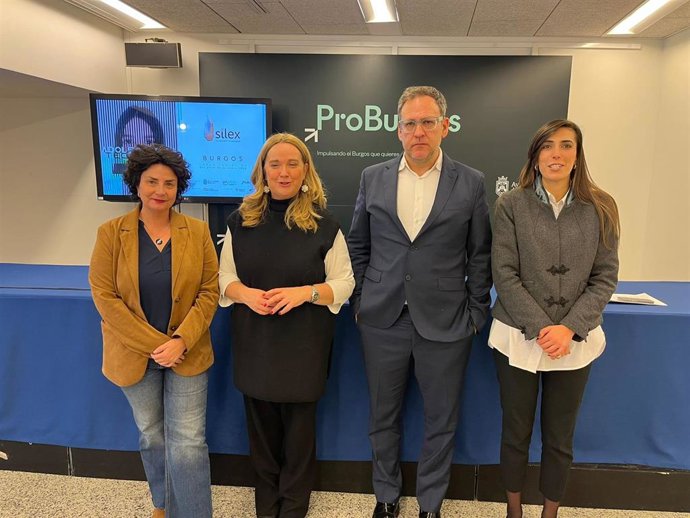 La alcaldesa de Burgos durante la presentación del nuefo foro de debate 'Silex'.