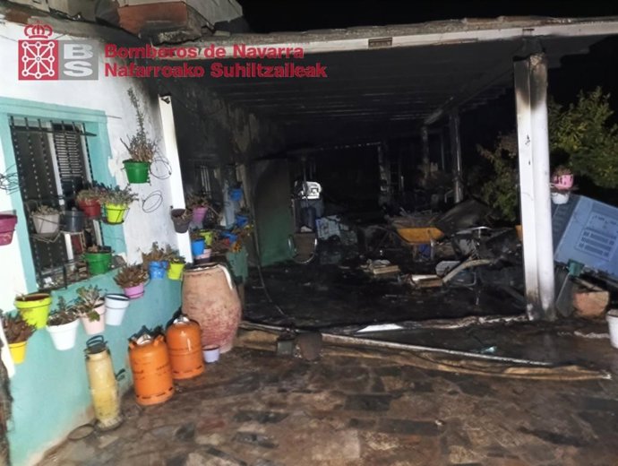 Imagen de la caseta incendiada.