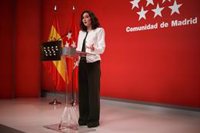 Ayuso censura que el PSOE se haya servido de "la causa feminista" para "utilizar" a mujeres mientras daba "lecciones"