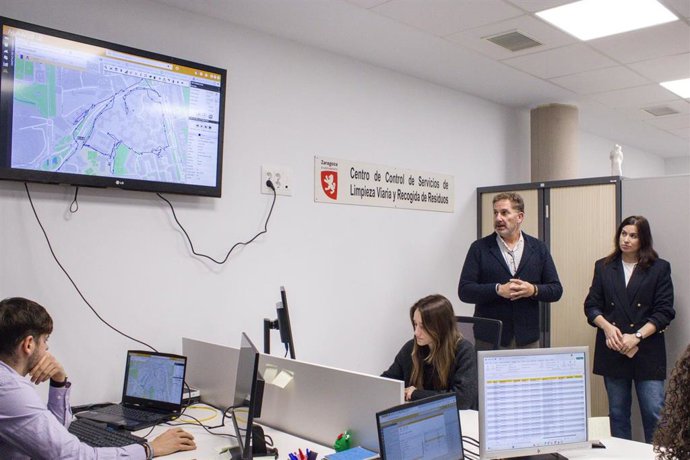 La consejera municipal de Medio Ambiente y Movilidad, Tatiana Gaudes, visita la Oficina de Control de Calidad