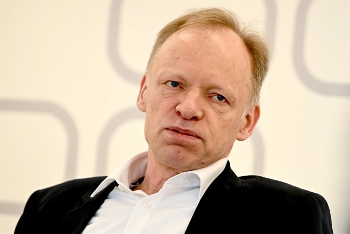 Archivo - FILED - 08 April 2024, Berlin: Clemens Fuest, President of the ifo Institute, recorded during a discussion on the topic "How to secure prosperity in Germany". Photo: Britta Pedersen/dpa